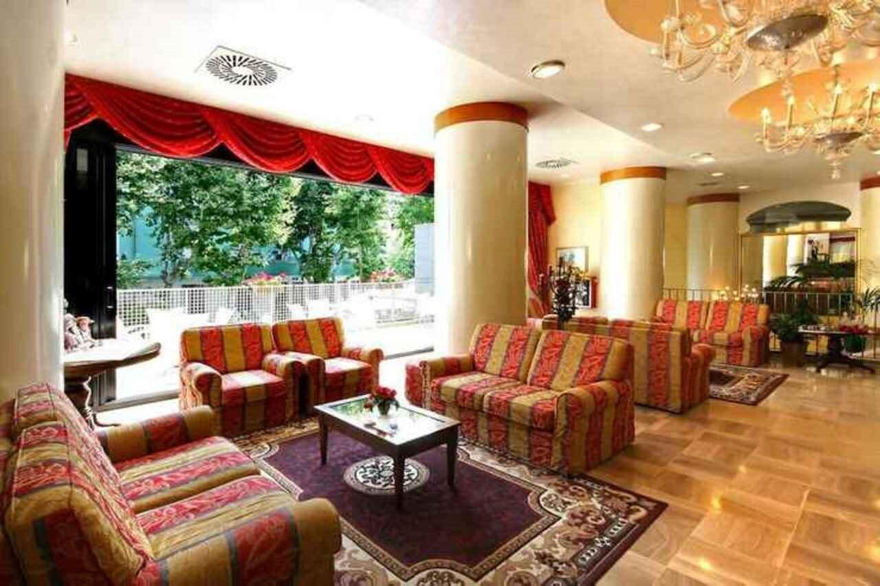 Hotel Metropolitan Белларія-Іджеа-Марина Екстер'єр фото