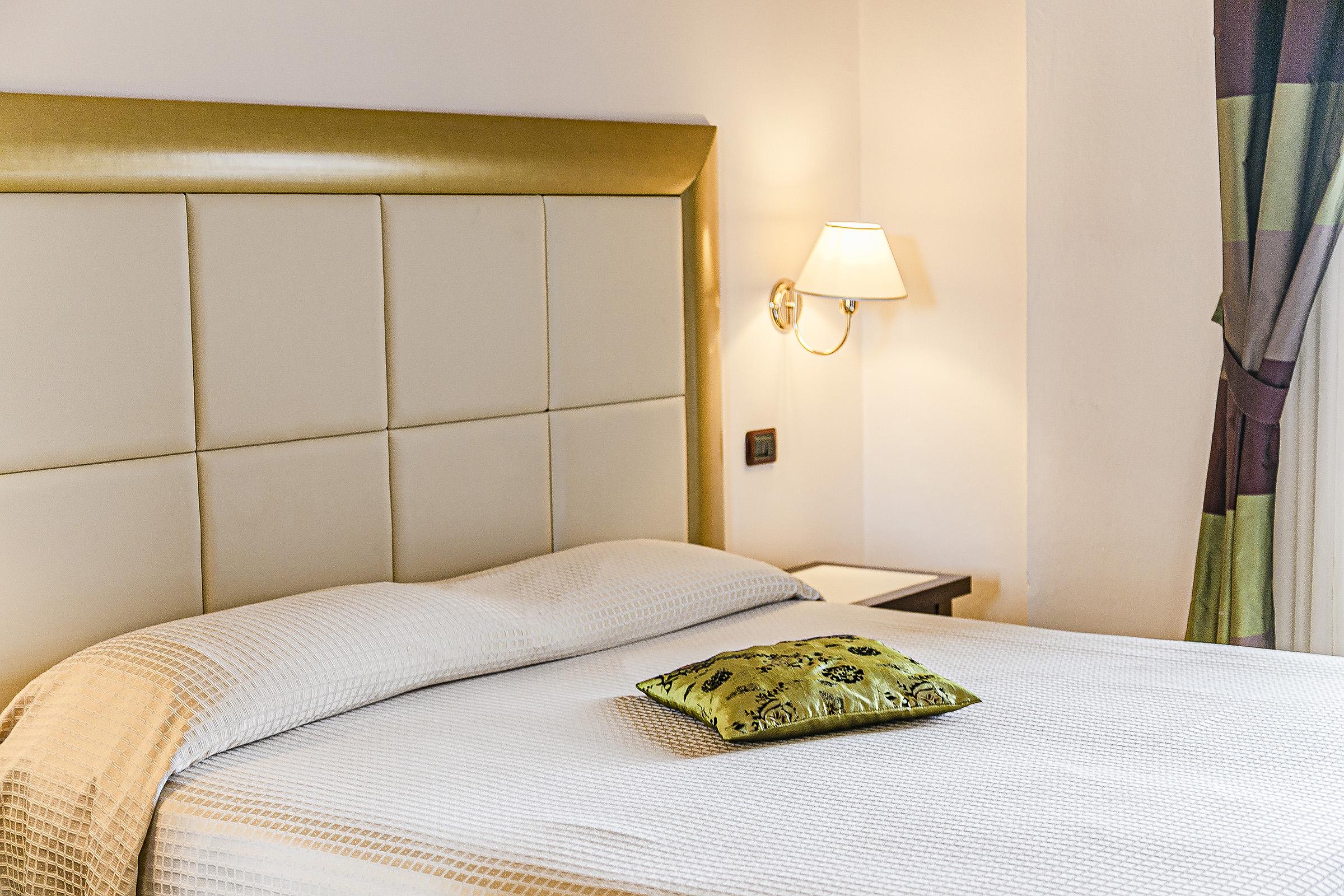 Hotel Metropolitan Белларія-Іджеа-Марина Екстер'єр фото