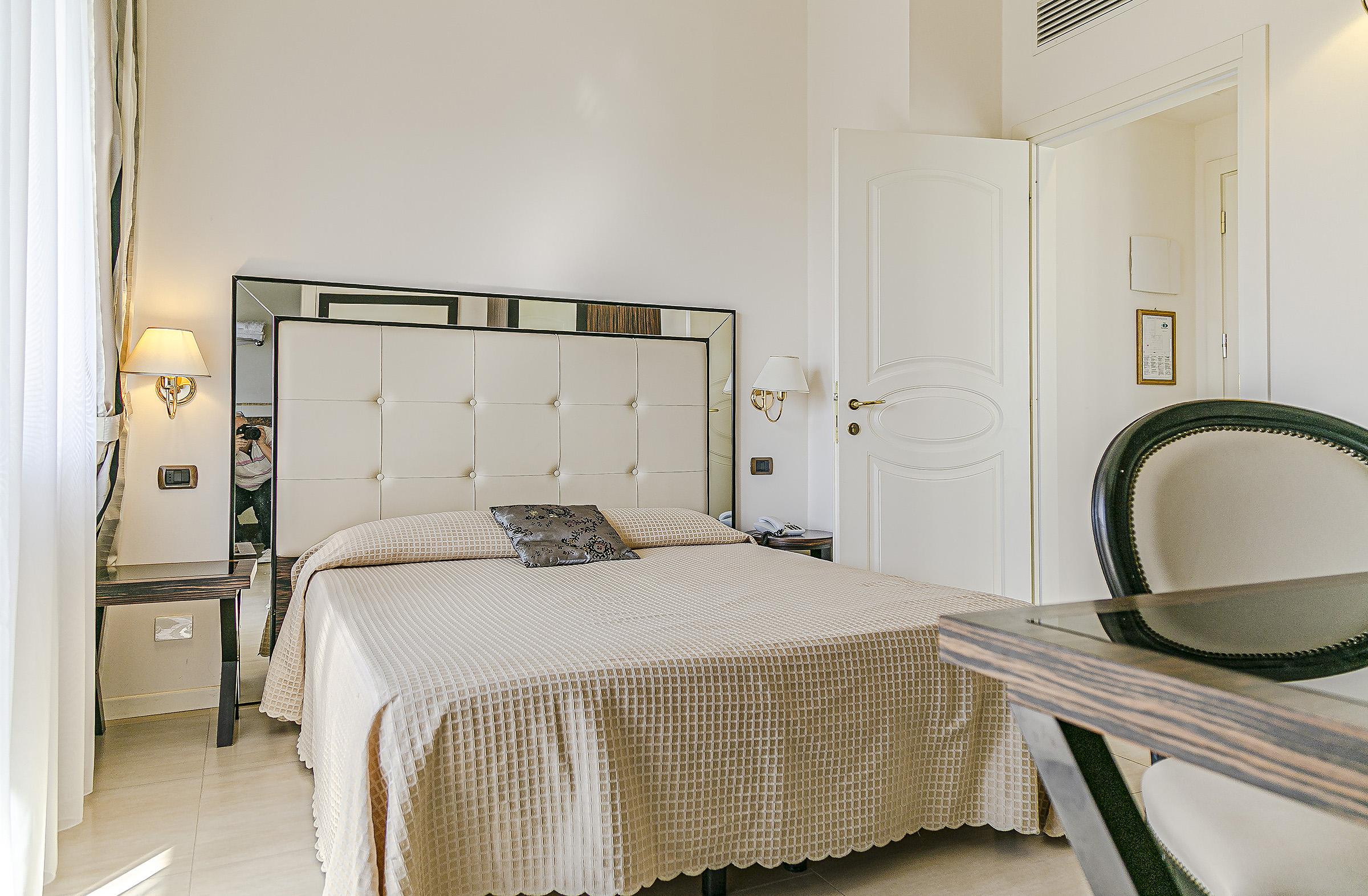 Hotel Metropolitan Белларія-Іджеа-Марина Екстер'єр фото