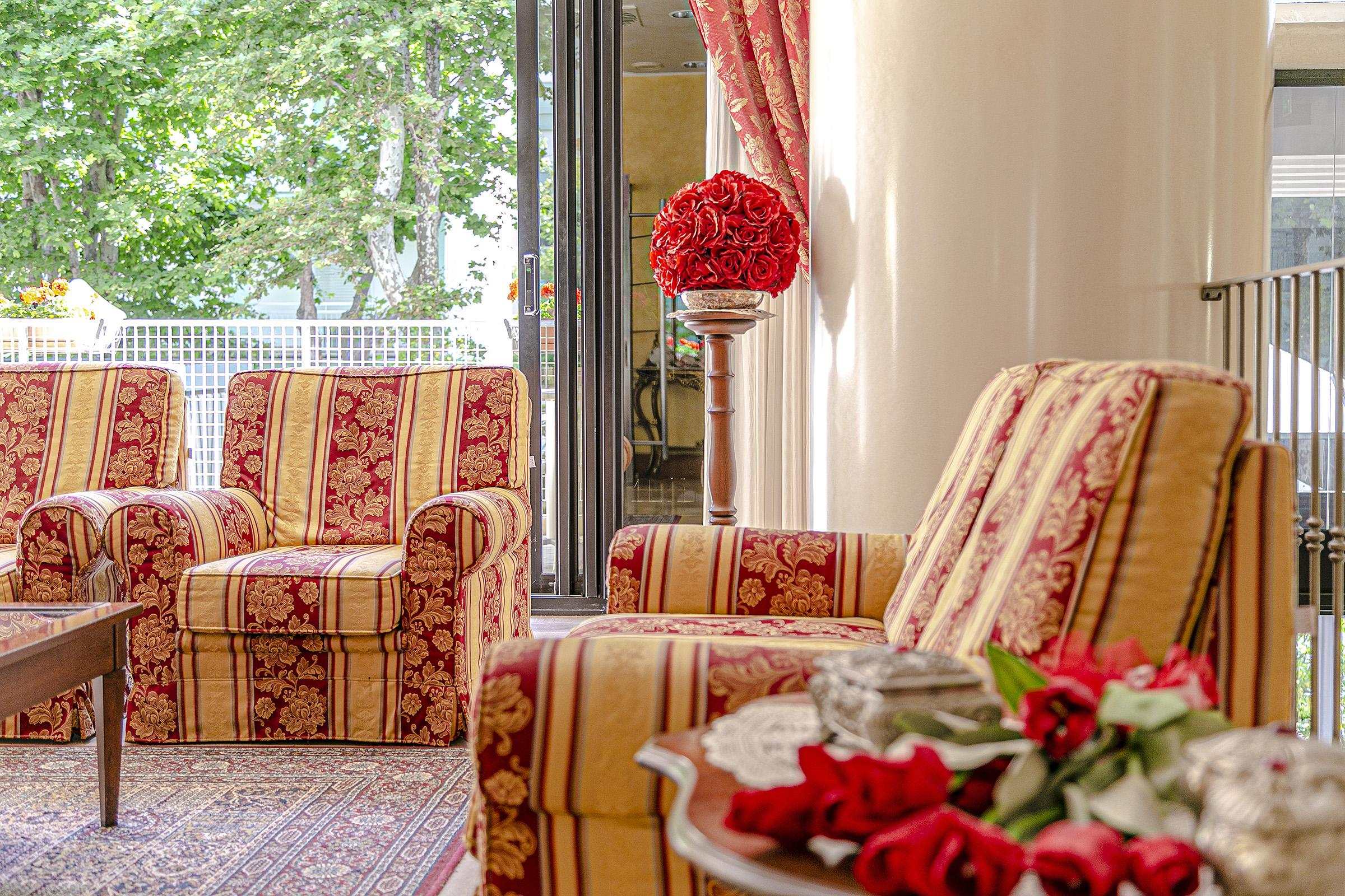 Hotel Metropolitan Белларія-Іджеа-Марина Екстер'єр фото