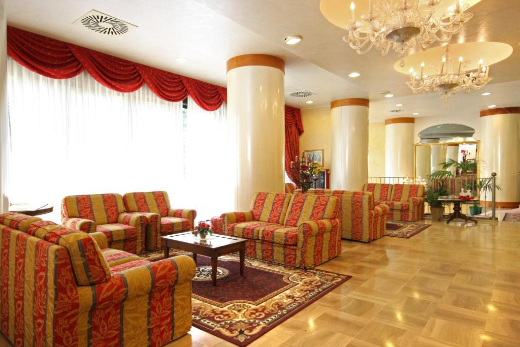 Hotel Metropolitan Белларія-Іджеа-Марина Екстер'єр фото